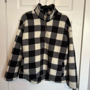 Black and white fleece pull over